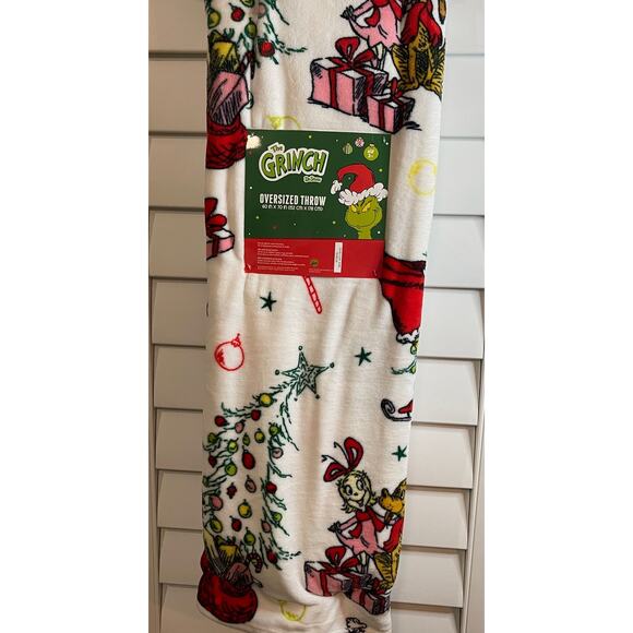 The Grinch Dr Seuss Christmas White Oversized Plush Throw NEW Super Soft NEW - Picture 1 of 7